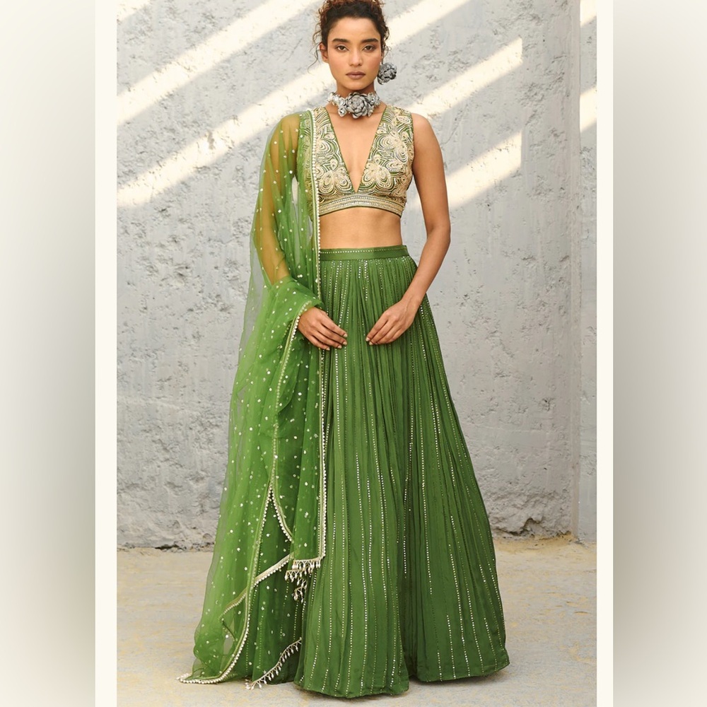 Indian/Pakistani Lehenga Ghara Wedding/Special Occasion - Size Small